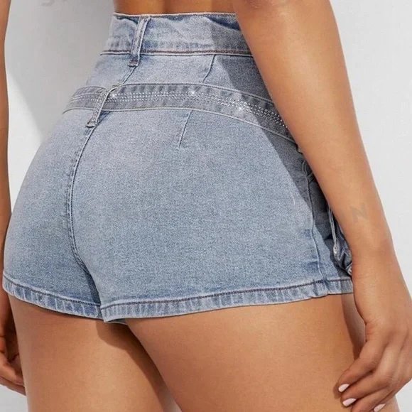 Haute Embellished Pocket Belted Denim Shorts - Picture 4 of 4
